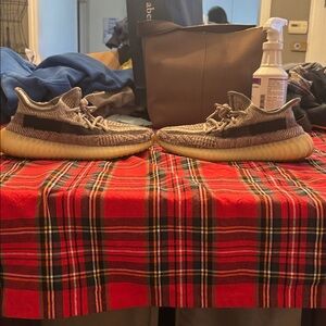 Used Men’s size 7 Yeezy boost 350 Adidas no box